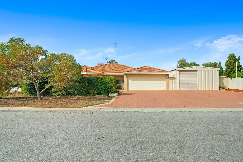 2 Cue Place, Dudley Park, WA 6210