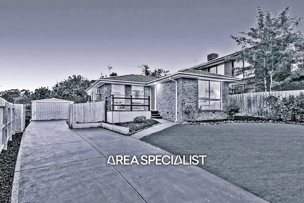 17 Mildura Crescent, Endeavour Hills, VIC 3802
