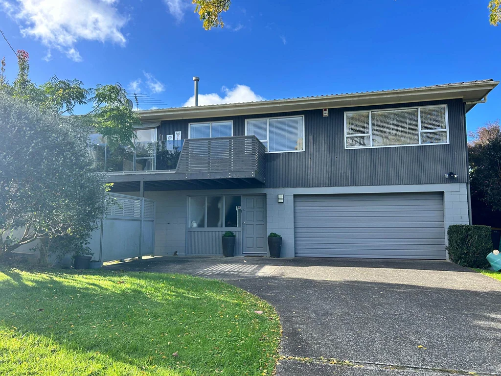 Beautiful 4-Bed Family Home in Desirable Maira...