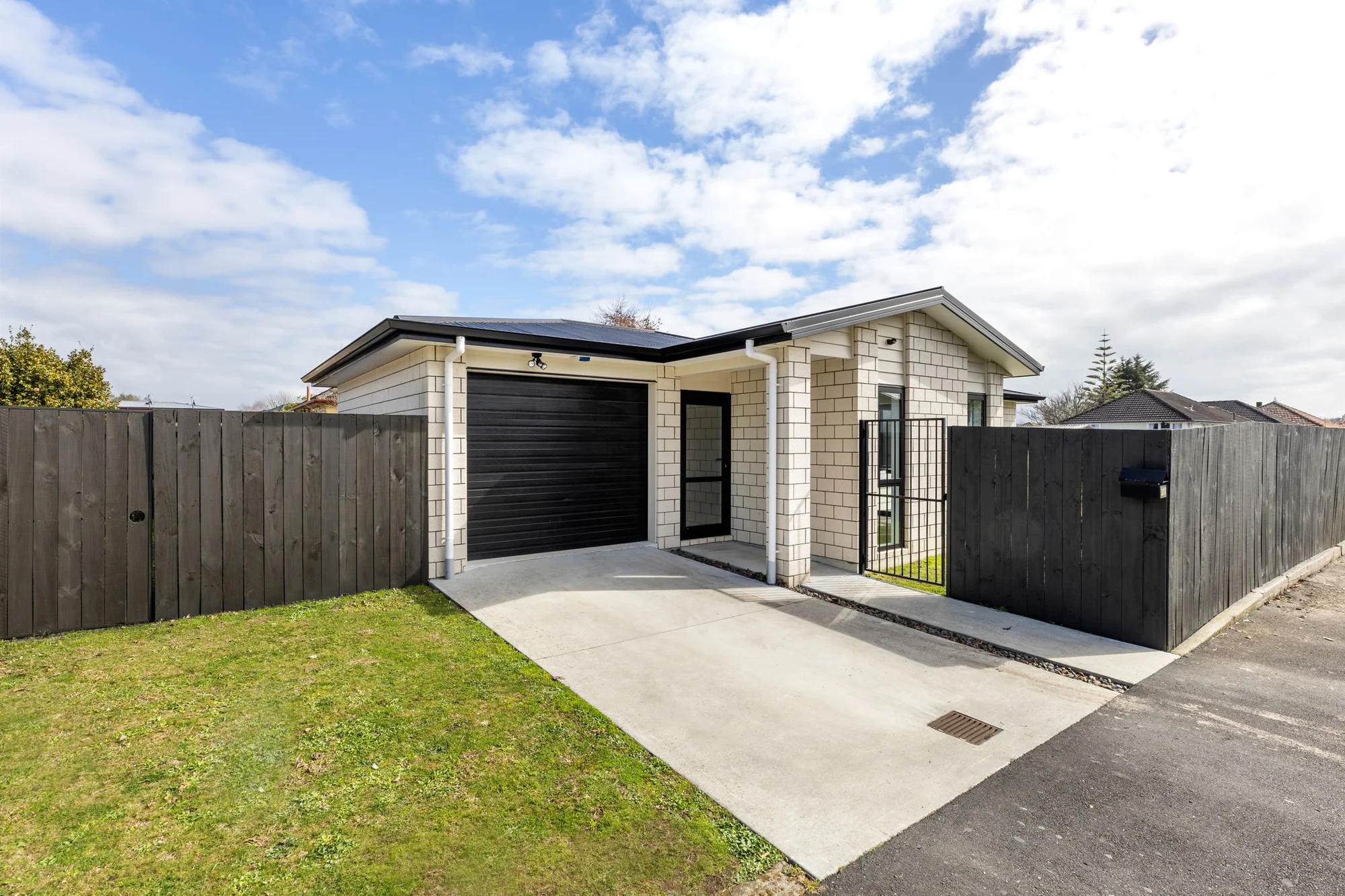 Fairfield 3房  Freehold, Ready, And Waiting