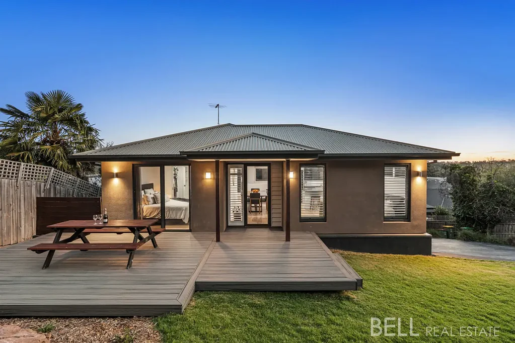 Lilydale 3 Bedroom Elevated Living with a View to Match