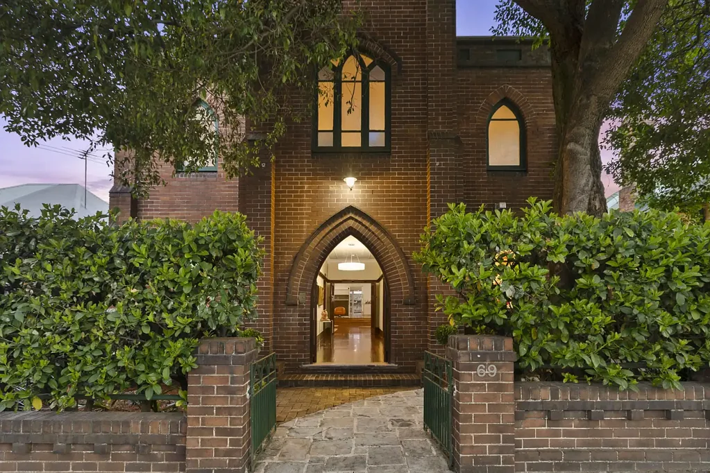 Crows Nest 5બેડરૂમ 'The Church' - a landmark residence in the heart of Crows Nest (access via 6 Hayberry Lane)