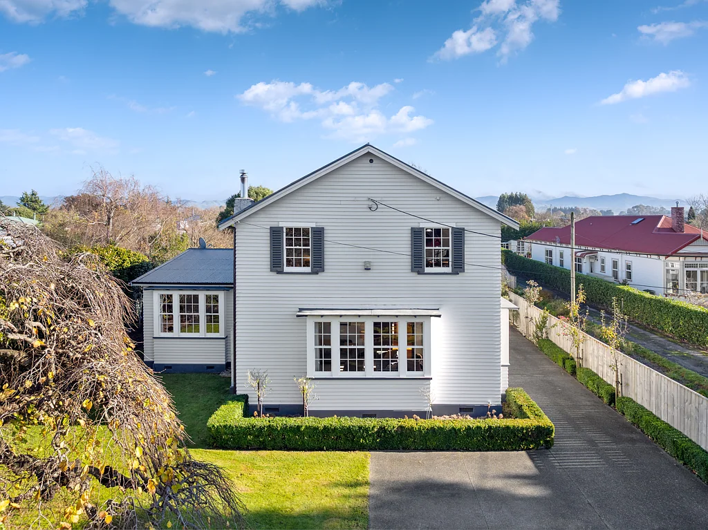 Masterton 4Moenga Elegant 1930s Colonial Family Home
