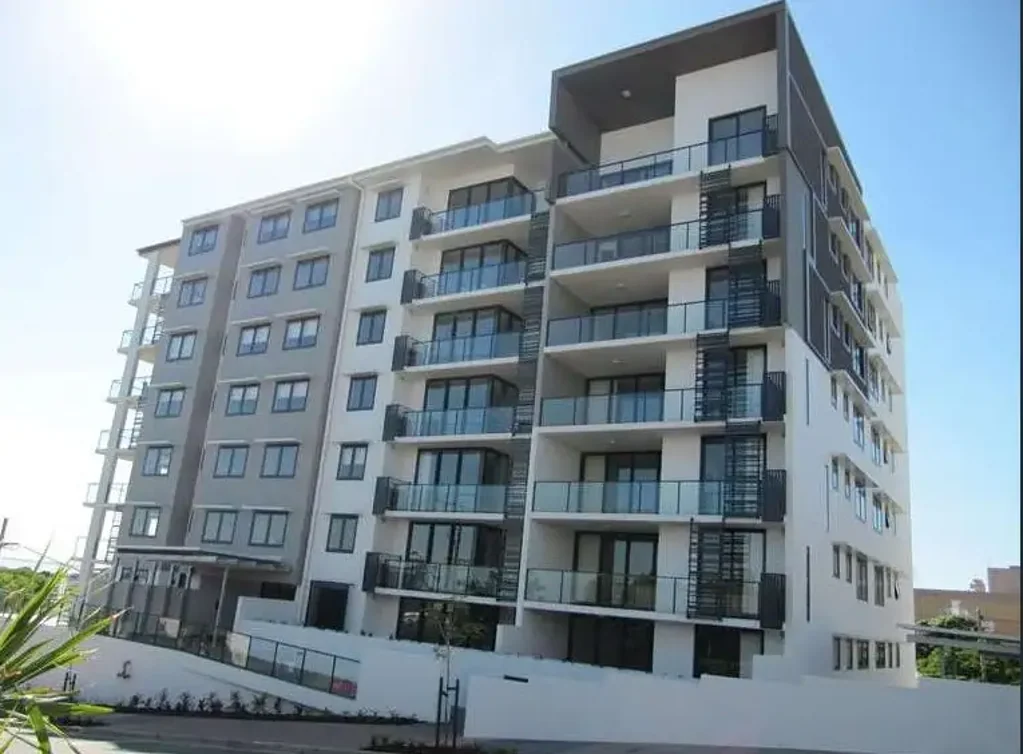 MODERN FURNISHED CBD APARTMENT