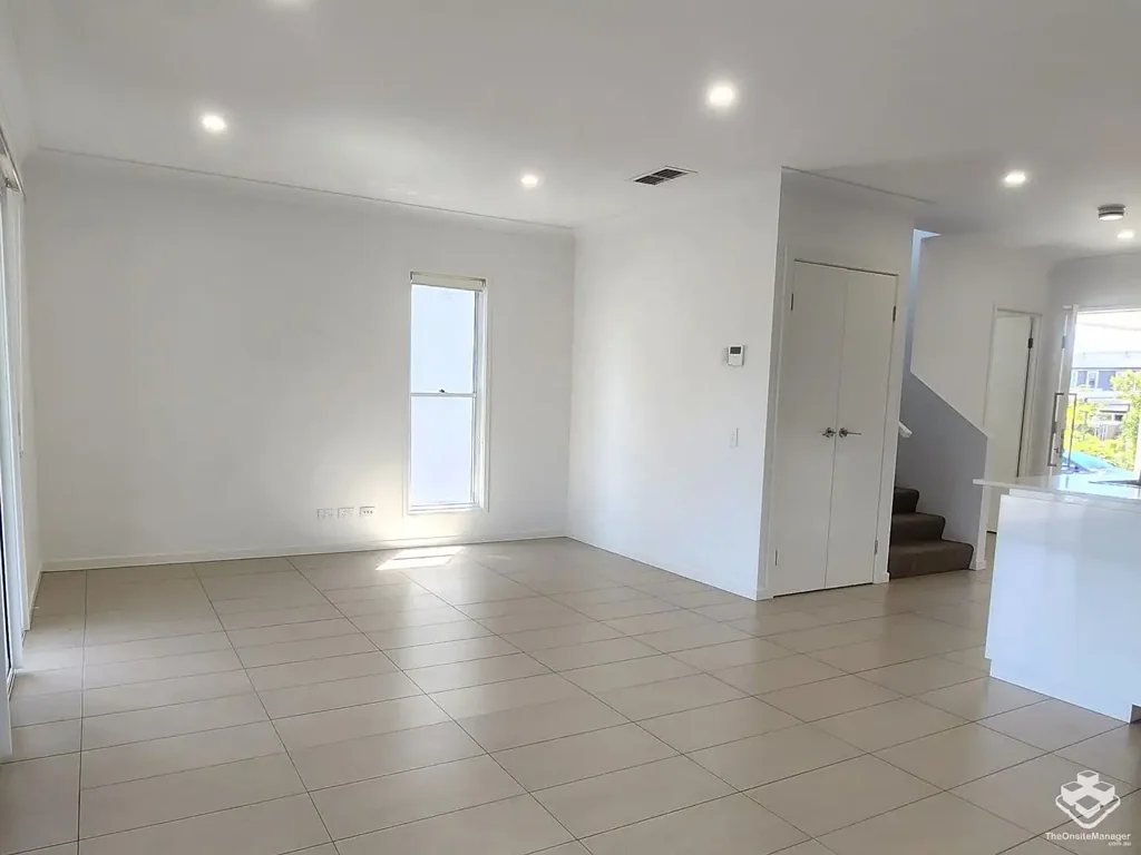 Mudgeeraba 4ห้องนอน Beautiful 4 bedroom townhouse