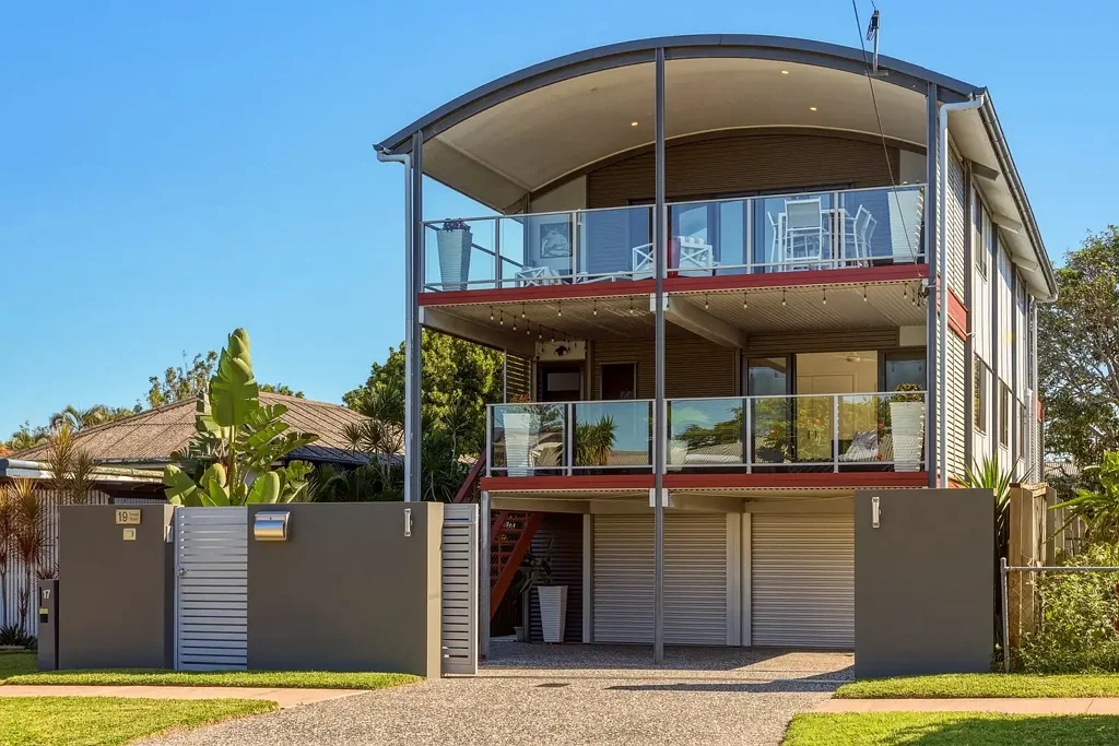 Woody Point 4Kwarto Architectural Luxury with Unmatched Space & Entertaining