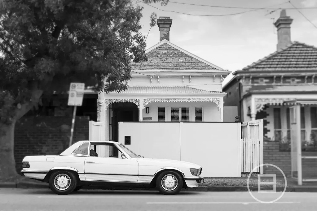 Prahran 3房 Jean-Pierre Biasol设计 维多利亚式联排别墅 欧洲设计理念 卡拉拉大理石 La Canche oven 东北向庭院 特斯拉充电功能 高挑天花板 拱形走廊 Expressions of Interest
