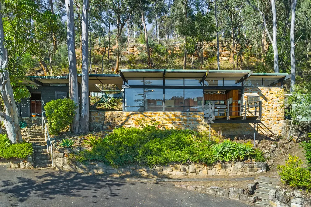 Lower Portland 2部屋 Exclusive Riverfront Opportunity