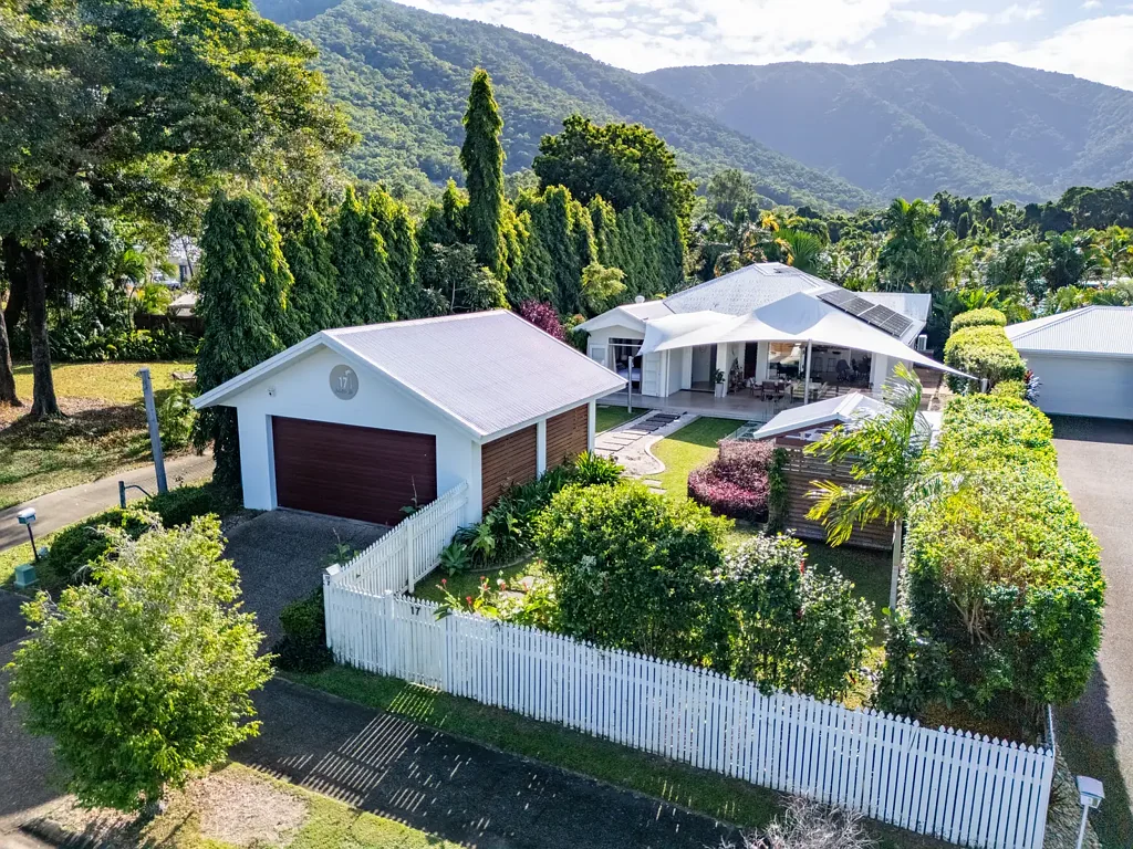 17 Satellite Street, Clifton Beach, QLD 4879