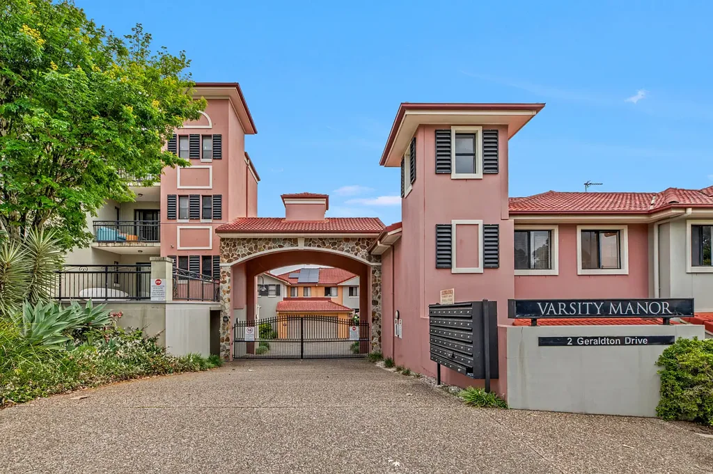 2/2 Geraldton Drive, Varsity Lakes, QLD 4227