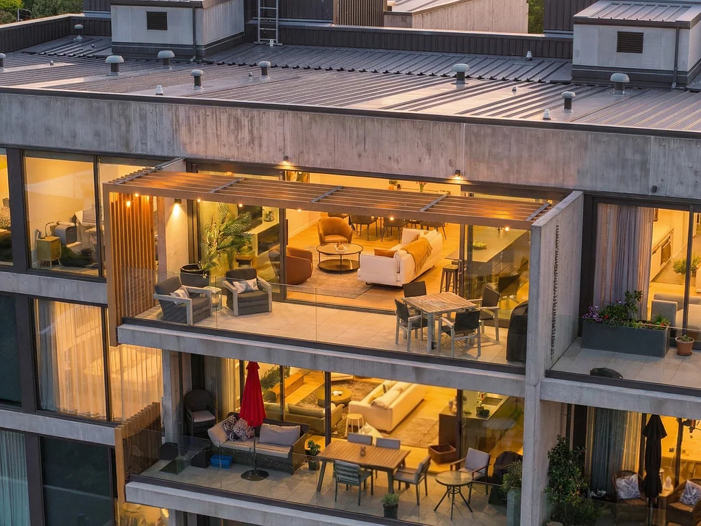 Mission Bay 3房 拥有天际线的顶层公寓臻品！全景落地窗+EV充电，尽揽Hauraki Gulf壮丽景色与都市便利！ Vendors have purchased - this must be sold