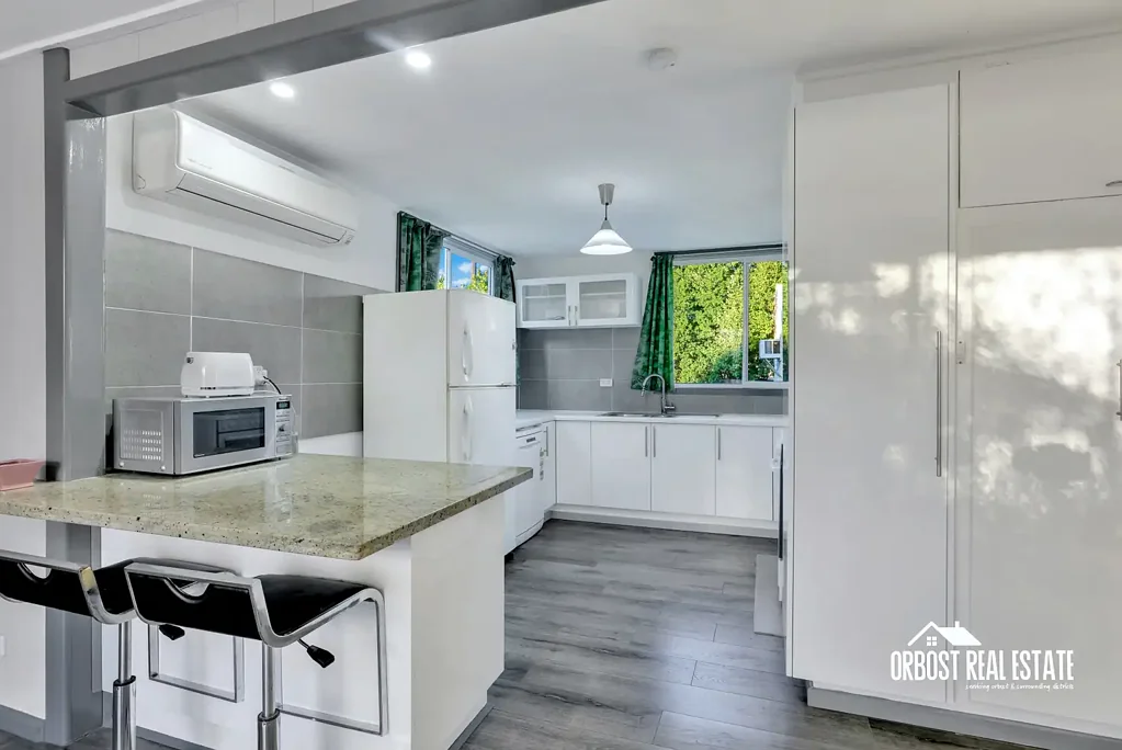 Orbost 3 Bedroom Stylish 3-Bedroom Home + Flexible 4th Room Option