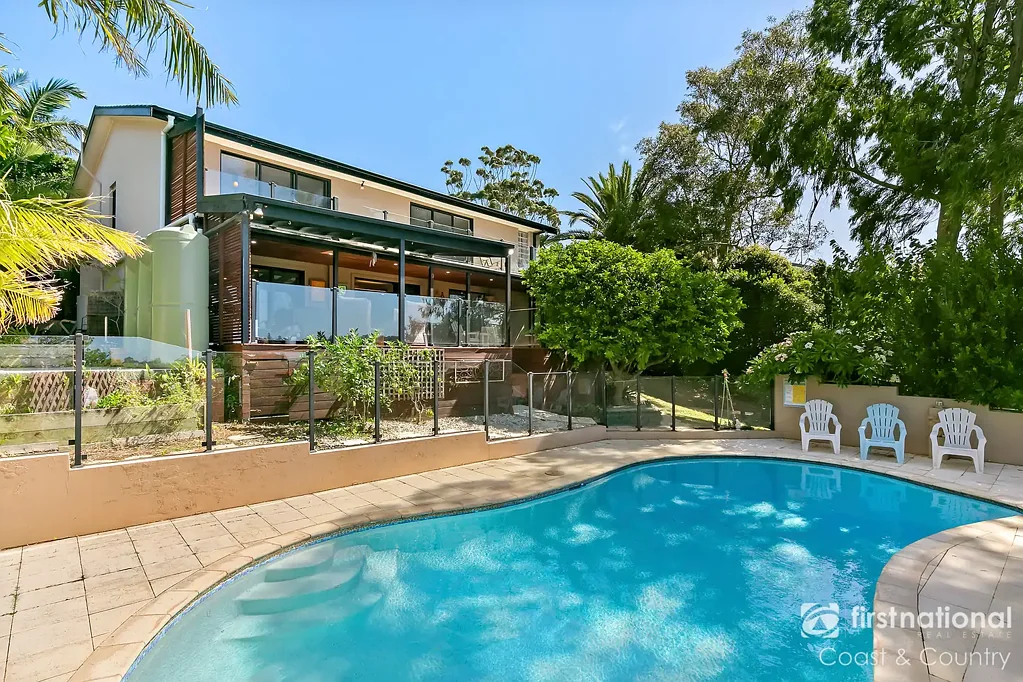 Kiama Heights 5 Slaapkamer North-Facing Family Sanctuary with Pool, Privacy and Leafy Outlook