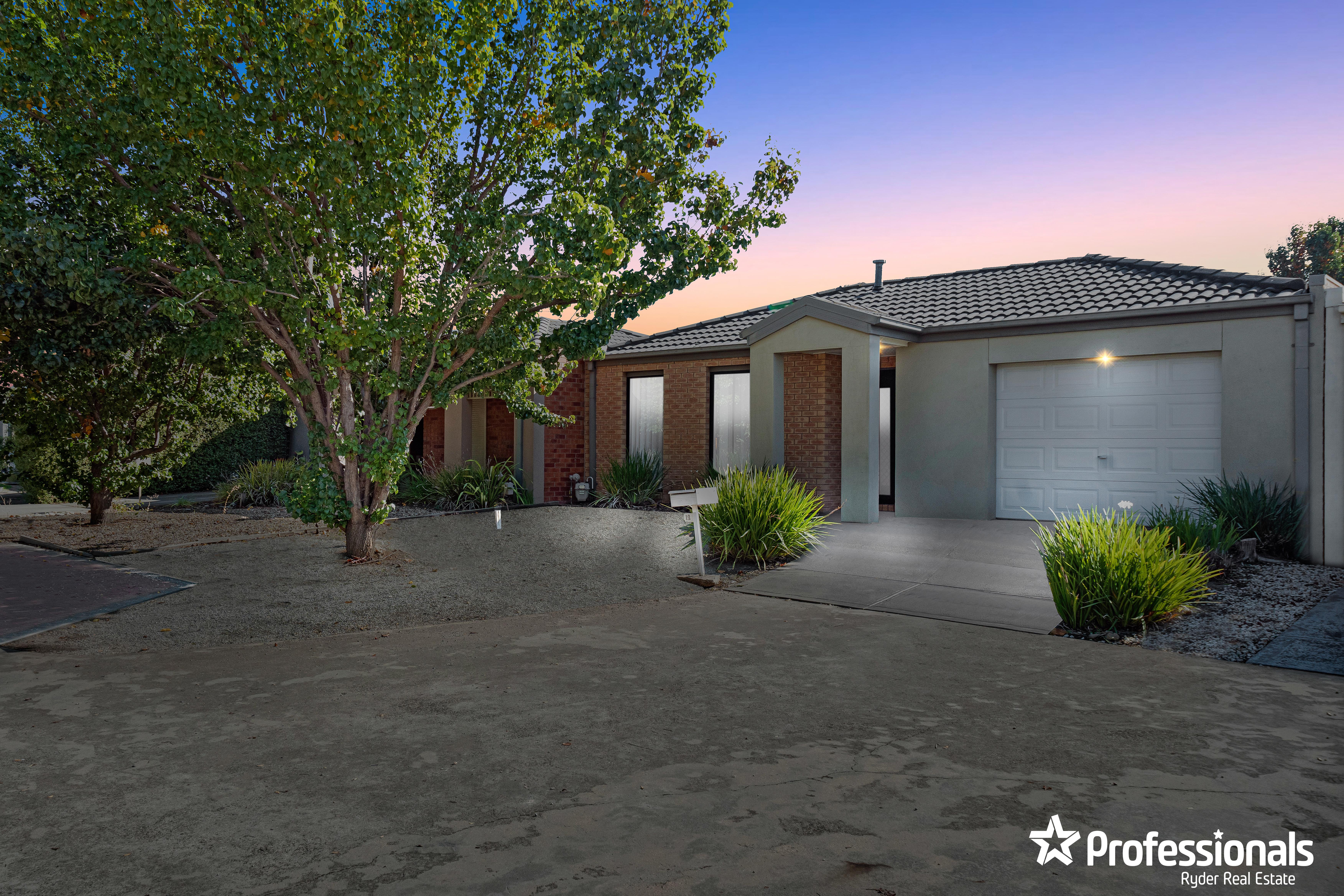 12 ERSKINE WAY, MELTON WEST VIC 3337, 0 chambres, 0 salles de bain, House