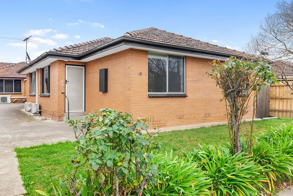 South Kingsville 2 Bedroom Charming & Convenient Living in a Prime Location