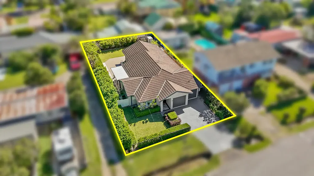Lake Munmorah 4房  Luxurious & Large - Freestanding Torrens Title Home