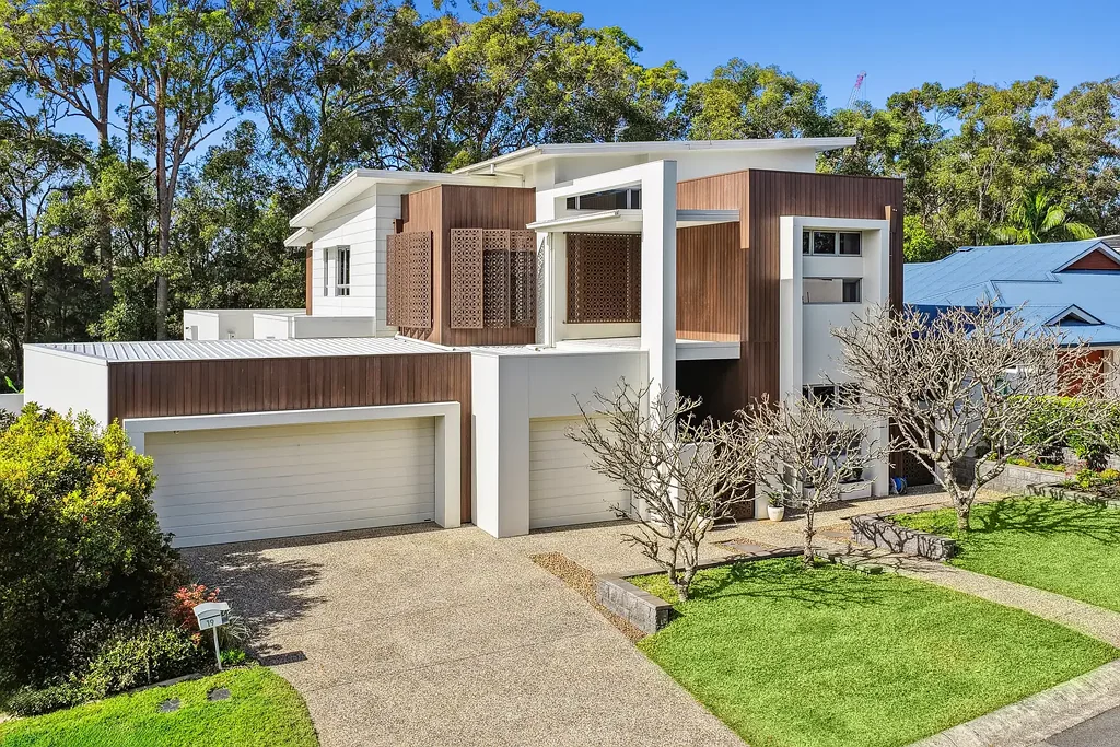 Robina 6 Bedroom A Family Treasure Backing Onto The Golf Course - First Time Ever Offered to Market