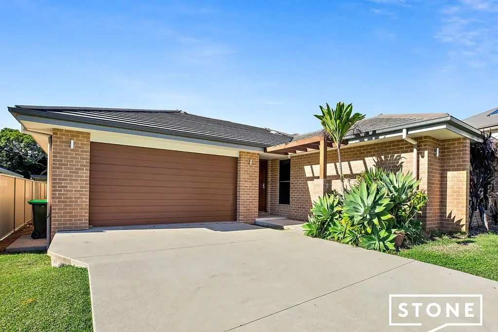 Spacious family home with generous yard in Moonee Beach
