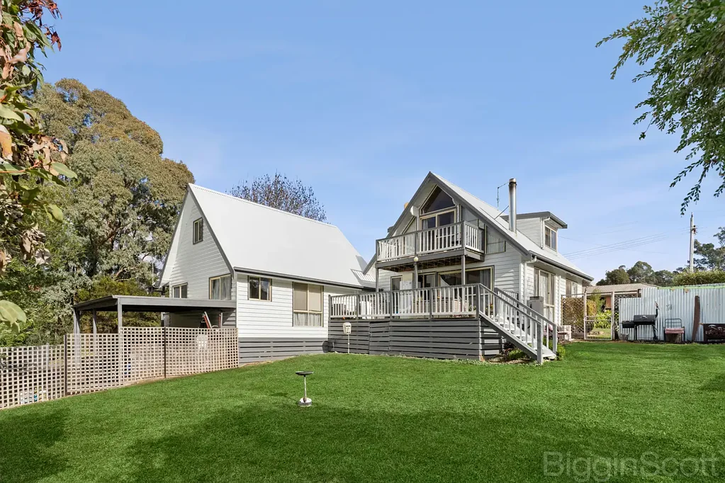 Hepburn 4Zimmer Contemporary Weatherboard Home with Self-Contained Studio – Beautiful Hepburn Living