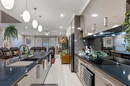 21 Carolan Crescent, Valley View