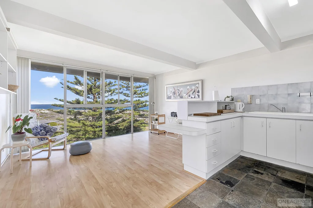 Scarborough 2chambre Absolute Beachfront! from $799,000