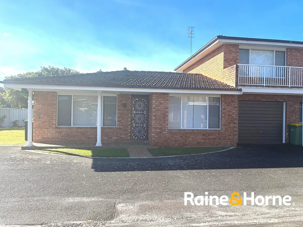 Neat & Tidy Two-Bedroom Unit in a Prime Location!