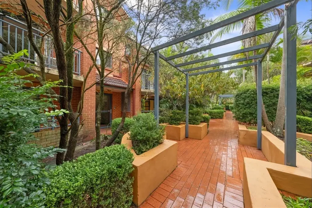 Family Apartment in lovely Garden Complex.