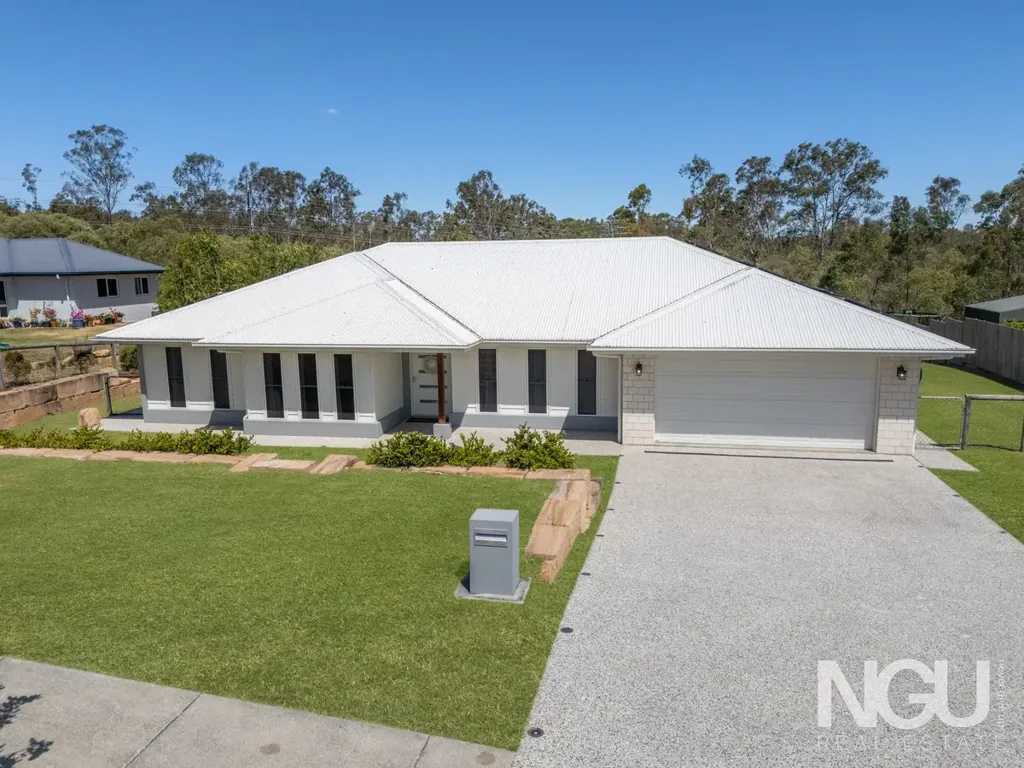 Karalee 4 Slaapkamer LUXURY LIVING IN “THE CROSSING” On 2013SQM with HUGE SHED
