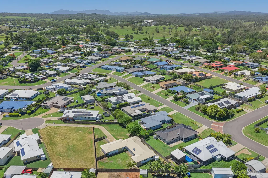 Calliope 5ਬੈੱਡਰੂਮ DUAL LIVING… CUL-DE-SAC LOCATION… OVER 1,000m2 OF LAND