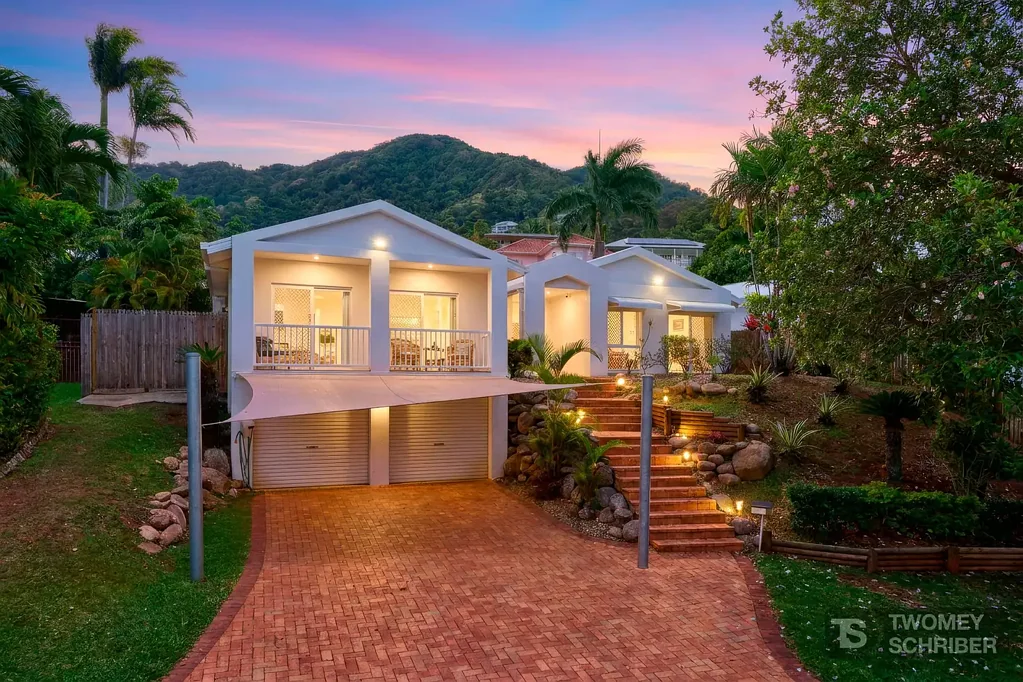Mooroobool 4Kwarto Elevated Family Living | Space, Privacy & Lifestyle in City View Estate