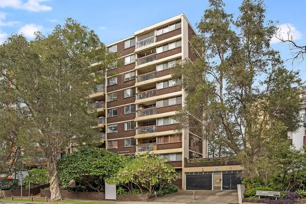 Parramatta 2 Slaapkamer SOLID FULL BRICK UNIT WITH DUE NORTH ASPECT