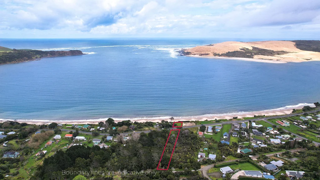 Omapere Absolute waterfrontage – ripe for development