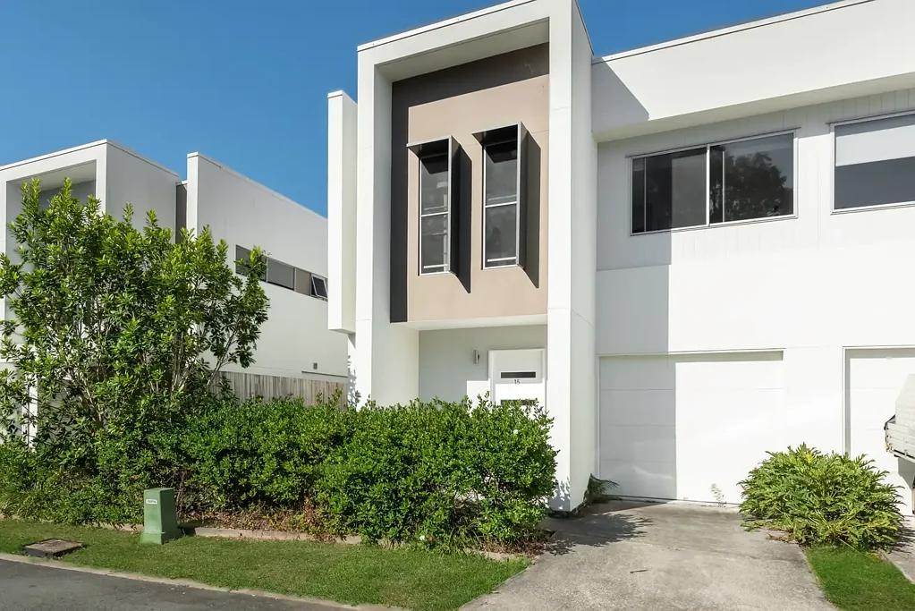 Upper Coomera 3침실 Why Are Buyers Fighting Over Townhouses Like This? Step Inside to Find Out