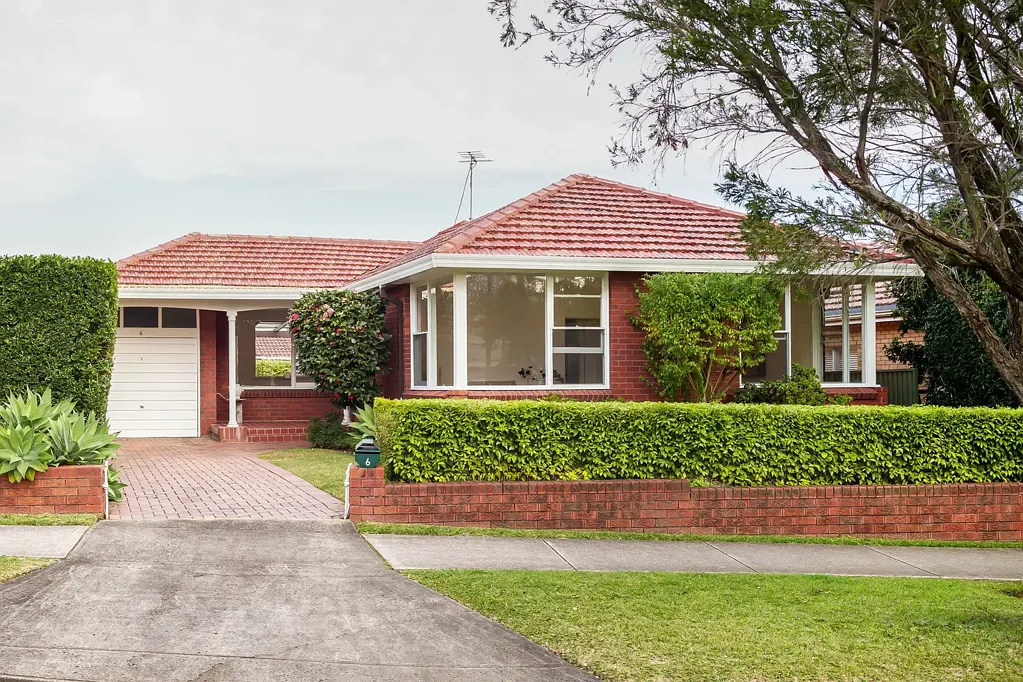 Narwee 3બેડરૂમ Remarkably spacious family home on 461.6sqm