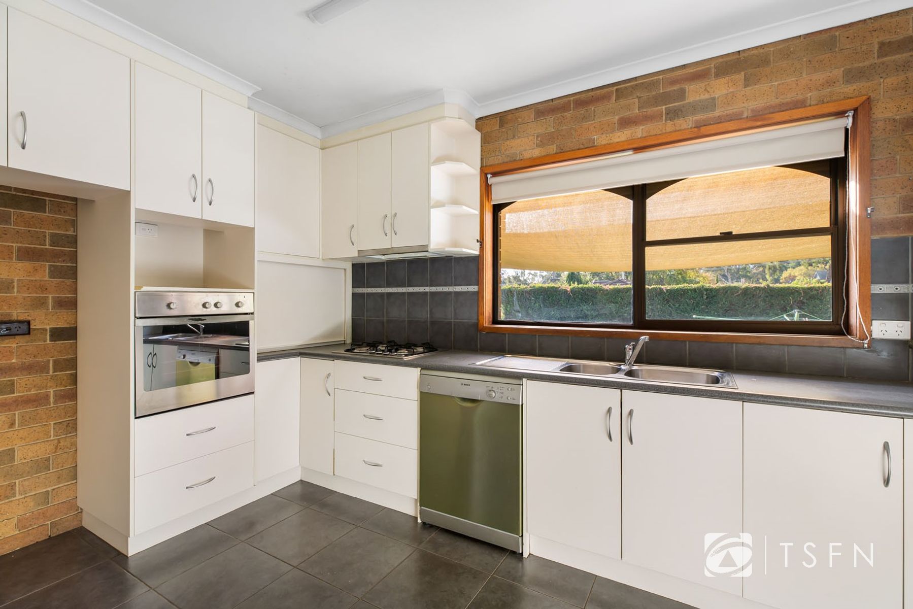 4 CAROLA CT, KENNINGTON VIC 3550, 0 Kuwarto, 0 Banyo, Unit