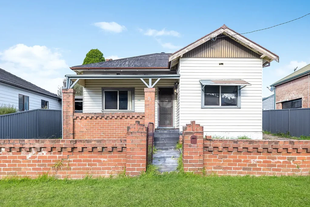 Lithgow 2Habitaciones Uncover the Potential of 77 Inch Street, Lithgow