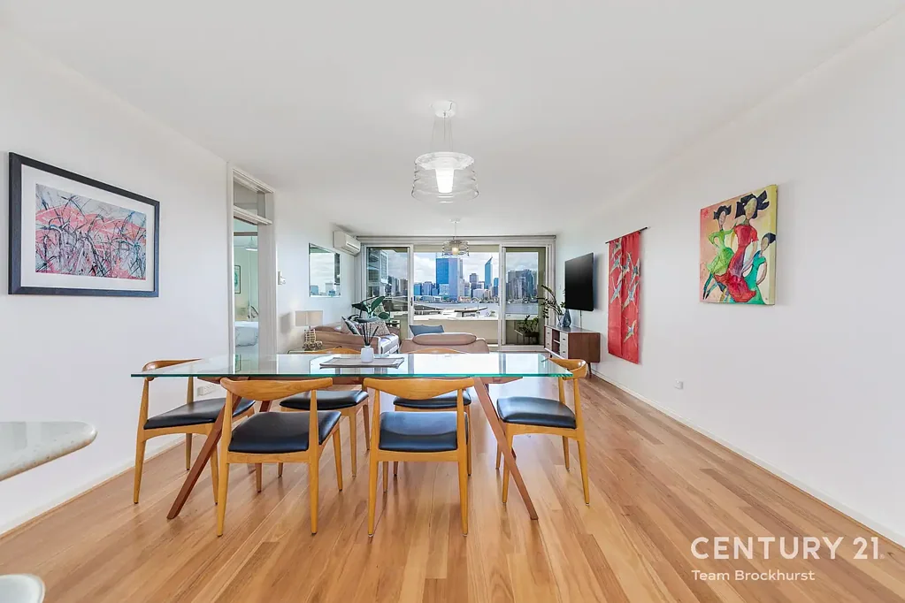 South Perth 2房  CITY LIGHTS, RIVER SIGHTS, EFFORTLESS LIVING