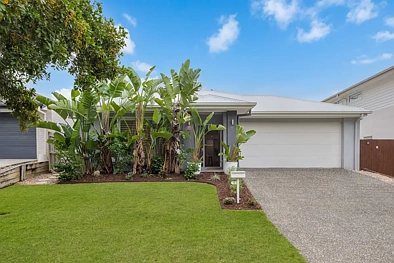 Thornlands 4कमरा Modern Family Living, Huge Backyard & Tastefully Updated!
