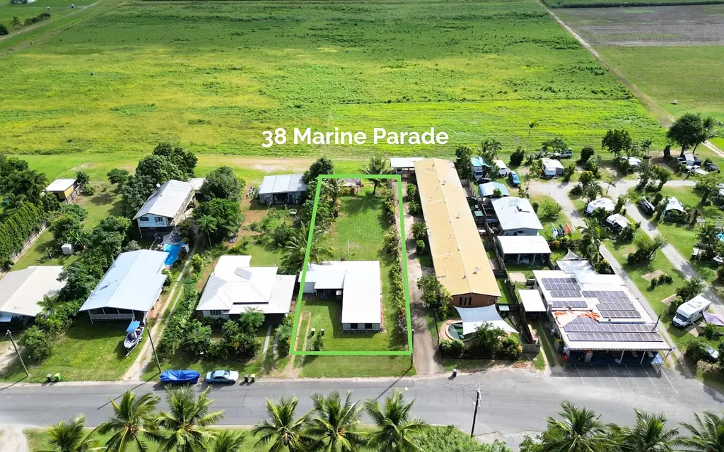 38 Marine Parade, Newell, QLD 4873