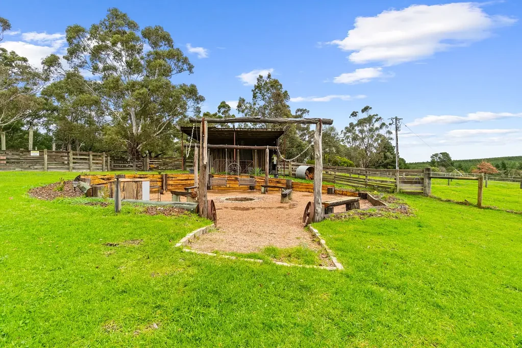 Traralgon 4 Bedroom Inspections a MUST!
Two Homes on a Stunning 13-Acre Property
