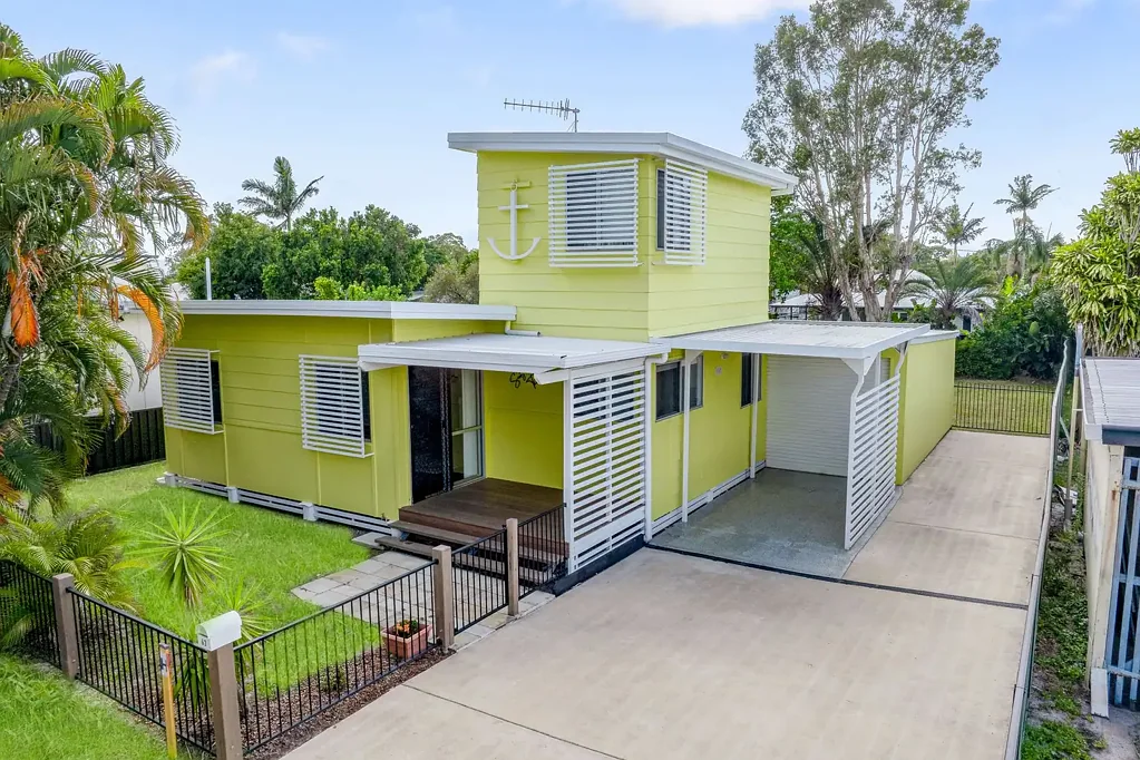 Tin Can Bay 4房  ’Limoncellos´, Beachside Living, Comfort, Character and an Ideal Investment Opportunity
