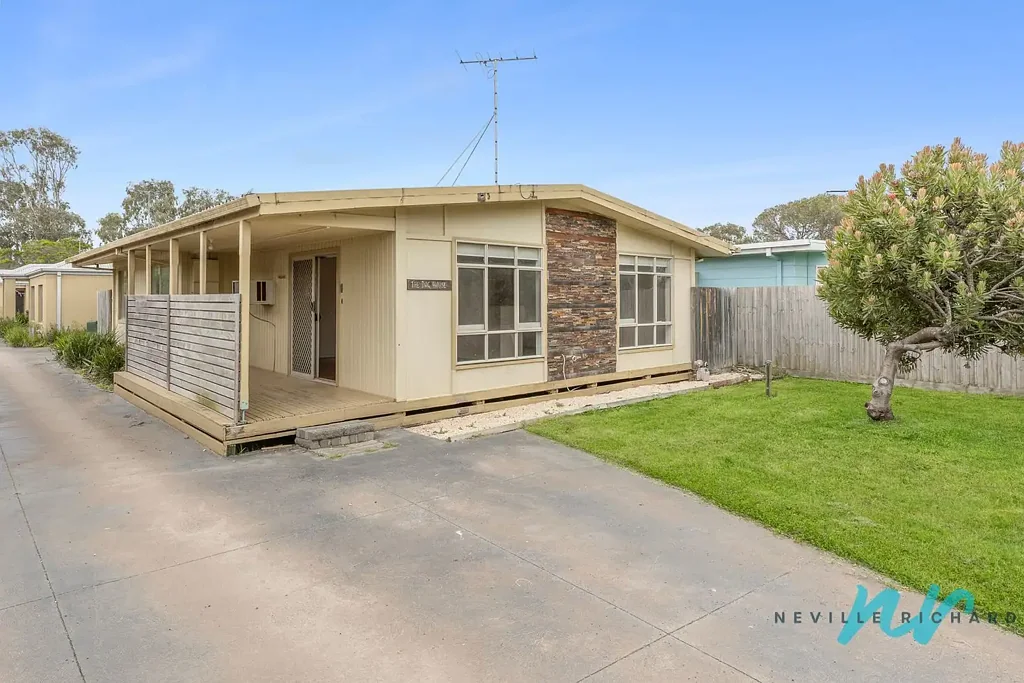 1/2 Edith Court, St Leonards, VIC 3223