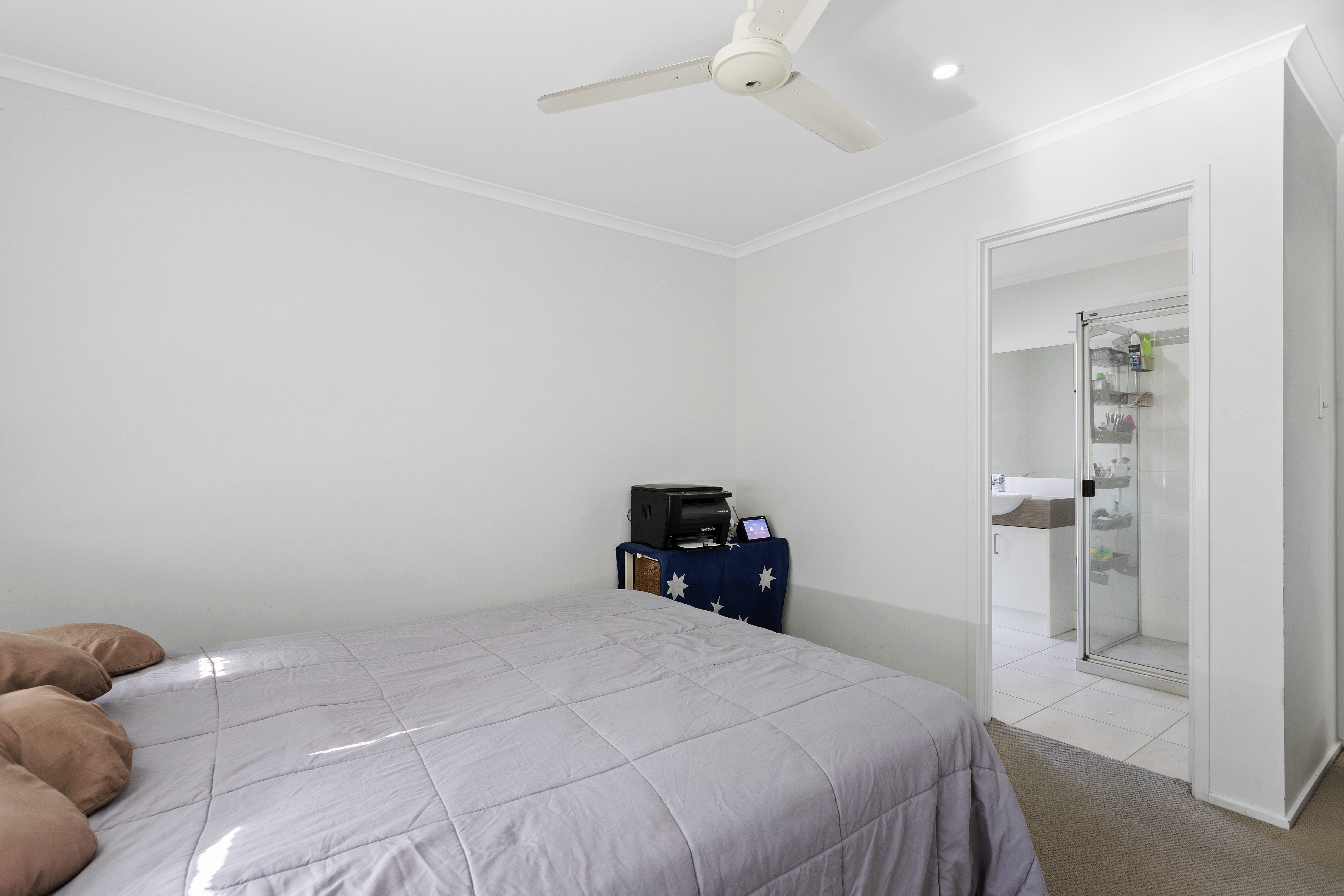 33 BALLOW CR, REDBANK PLAINS QLD 4301, 0房, 0浴, House