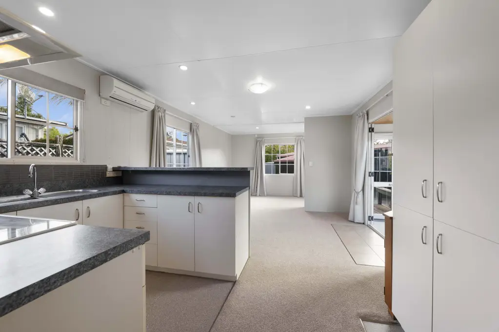 New Plymouth Central 1ਬੈੱਡਰੂਮ Refurbished, sunny & affordable living