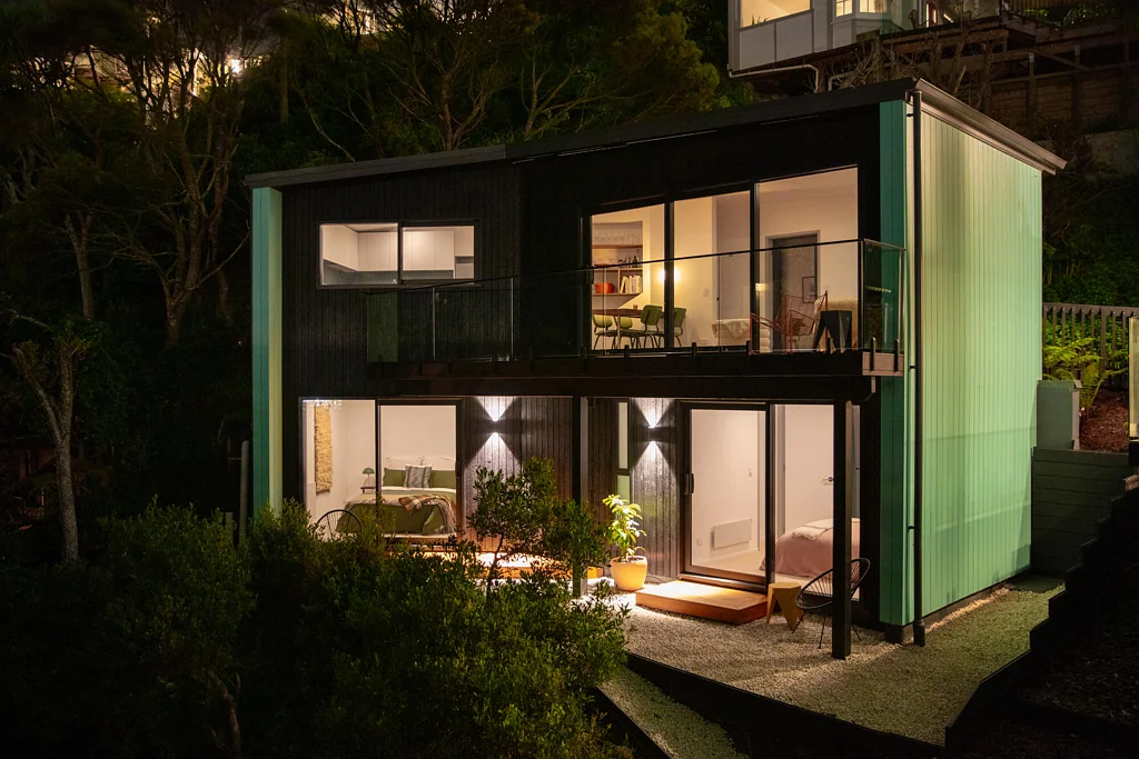Houghton Bay 2Zimmer BRAND NEW. ARCHITECTURALLY DESIGNED. BEAUTIFULLY BUILT ABOVE THE SOUTH COAST.