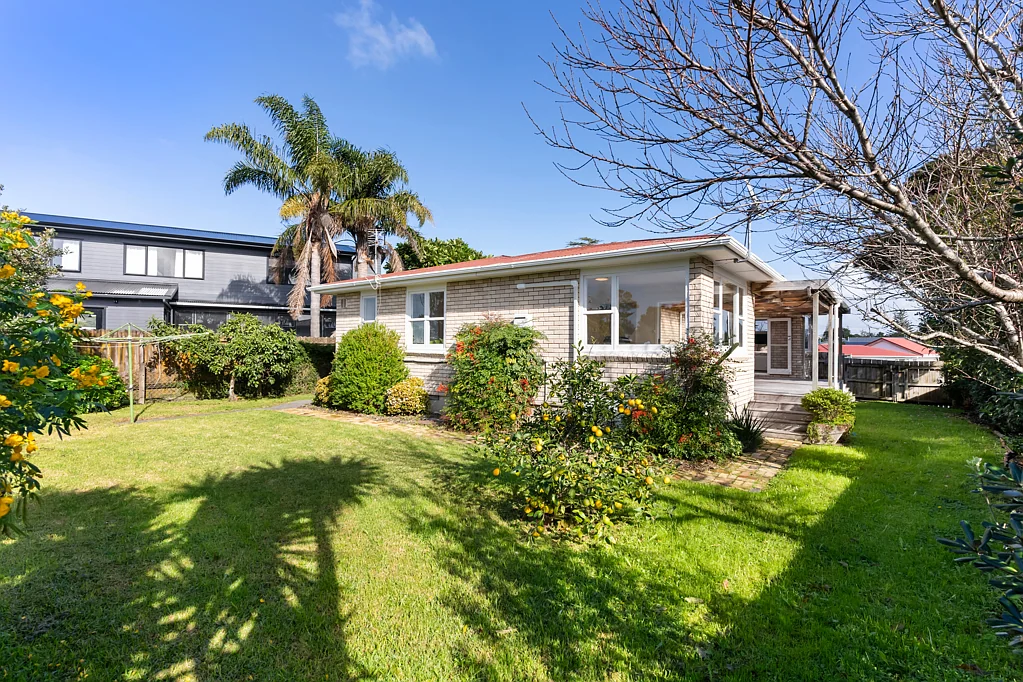 14 Roseneath Place, Birkdale, North Shore City, Auckland