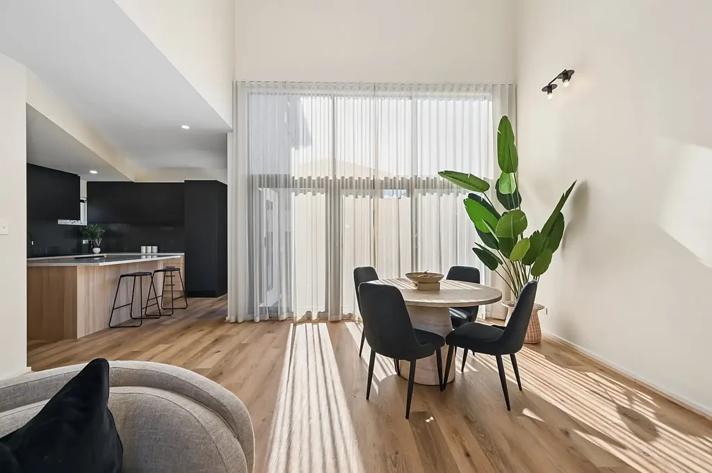 Mawson Lakes 2房  Auction | 6 August 5:30pm USP