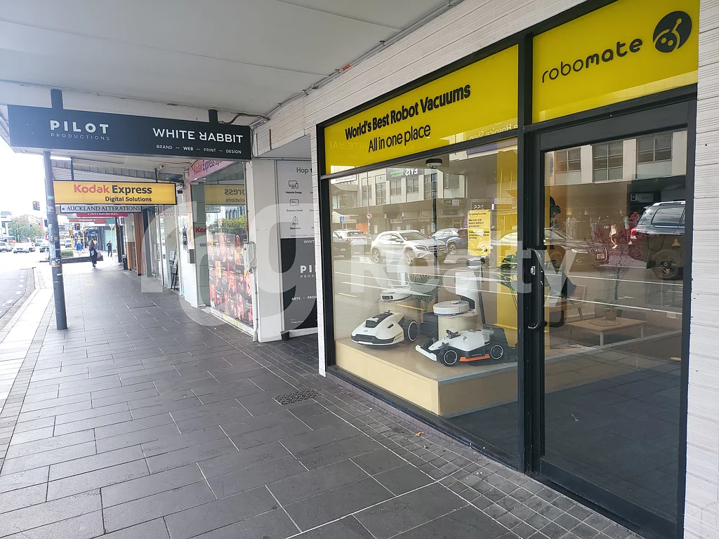 Newmarket "Modern Retail Space in the Heart of Newmarket!"
