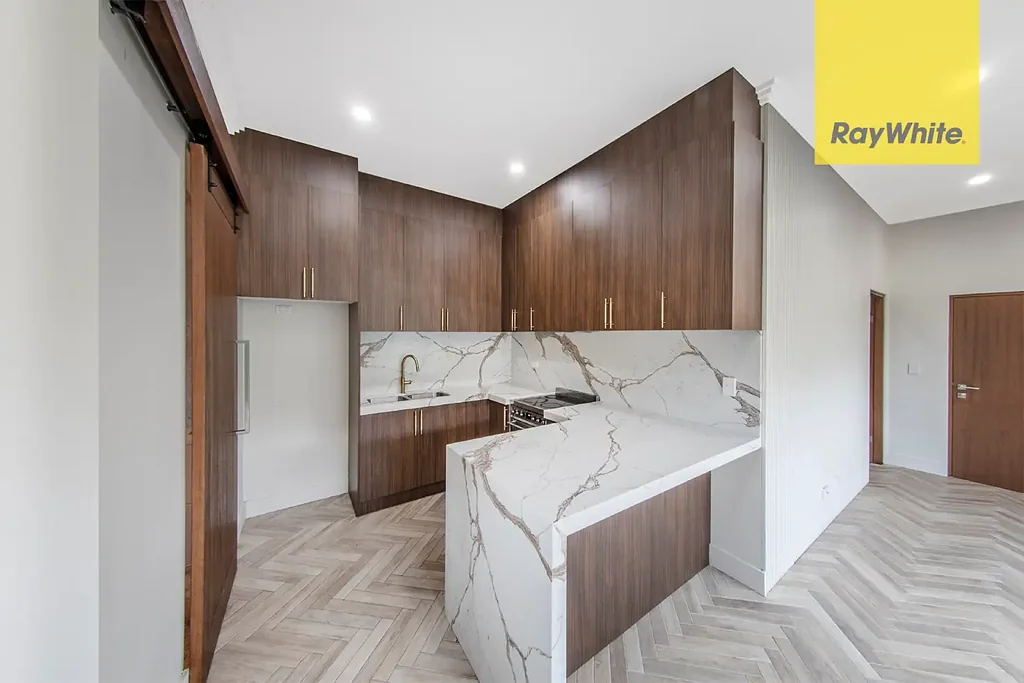 Private and Modern Living in a Great Location