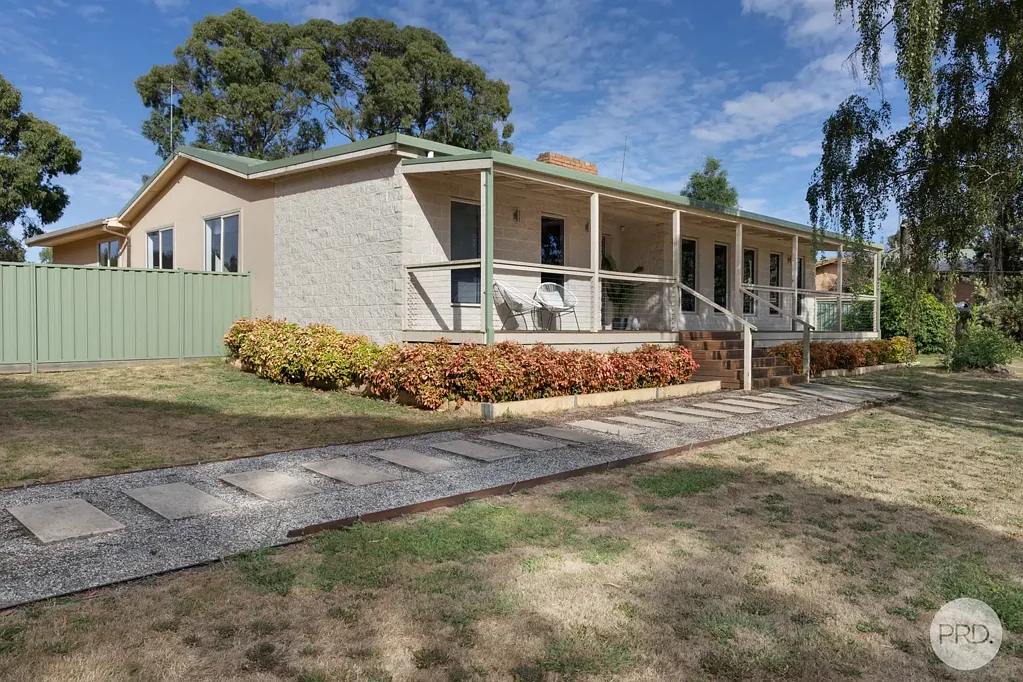 206-208 Lylia Avenue, Mount Clear, VIC 3350
